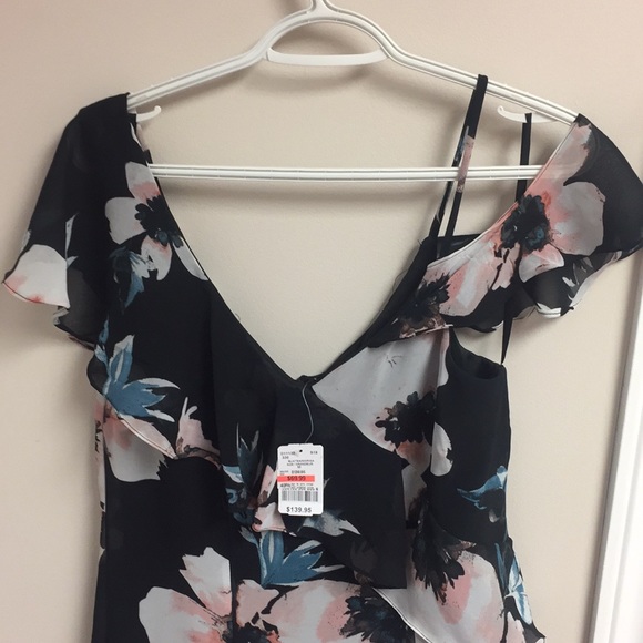 Le Chateau Size M Floral Dress - Picture 4 of 5